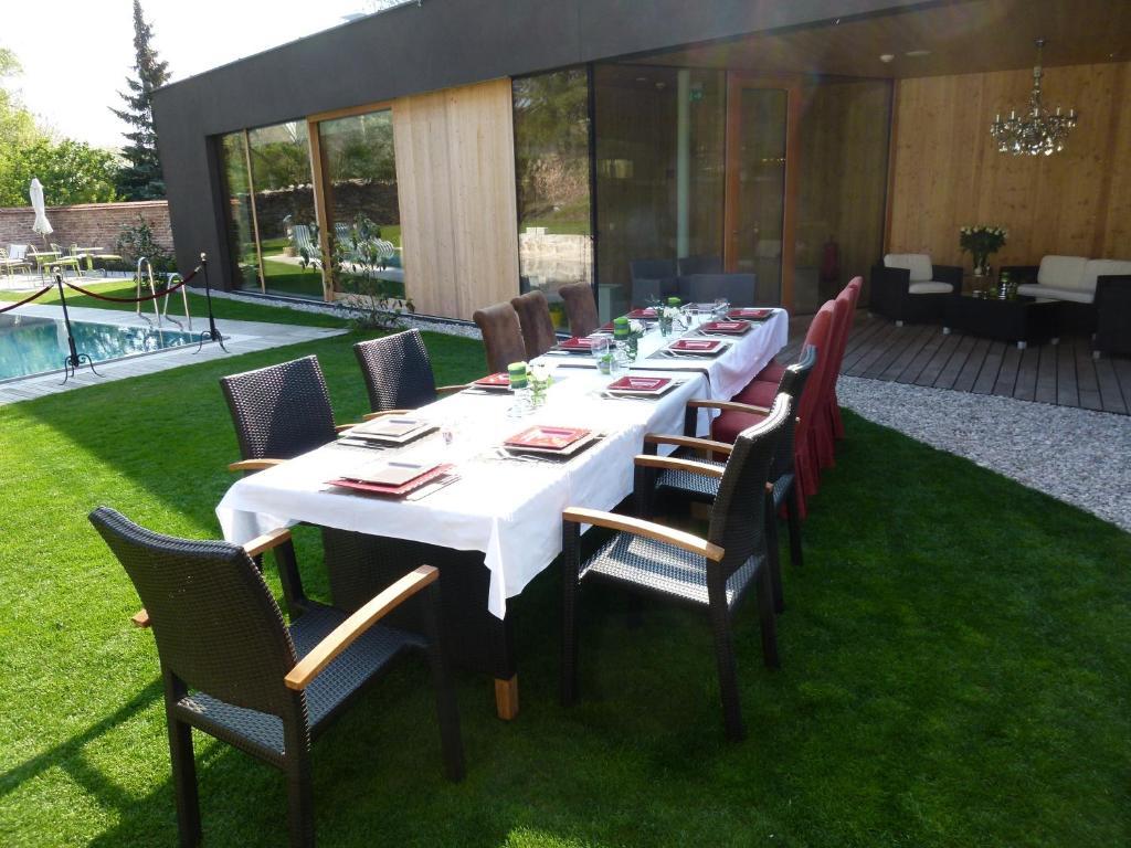 Hotel Landhaus Moserhof Gumpoldskirchen Bagian luar foto