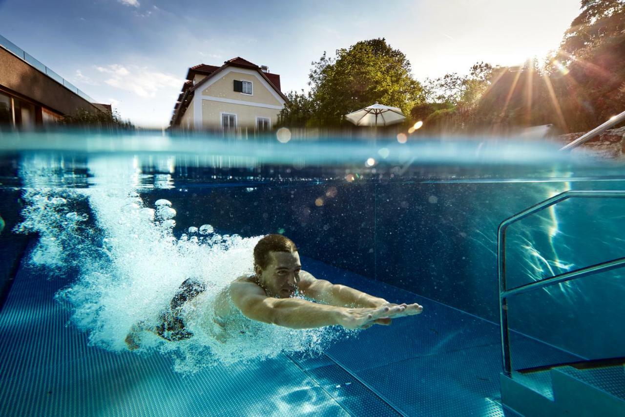 Hotel Landhaus Moserhof Gumpoldskirchen Bagian luar foto